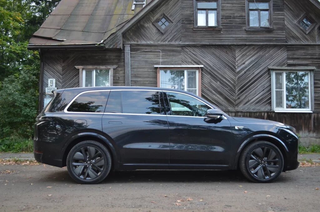 LiXiang L9: один из первых автомобилей бренда, который выйдет на российский рынок официально -  в конце мая 2025 г.