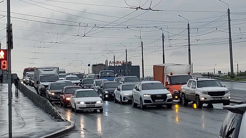     Пробка на мосту на Новом рынке Анна Зайкова
