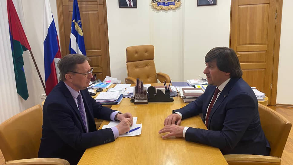 Павел Креков и Максим Афанасьев.📷Фото: Telegram-канал мэра Тюмени Максима Афанасьева