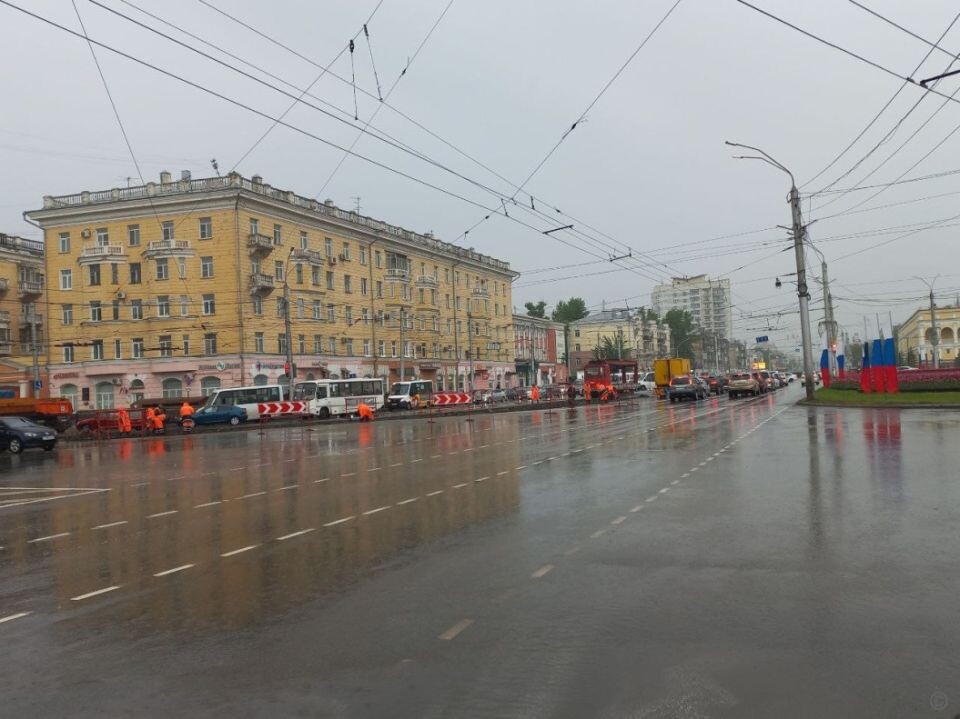    Ремонт трамвайных путей на пл. Октября. Источник: barnaul.org