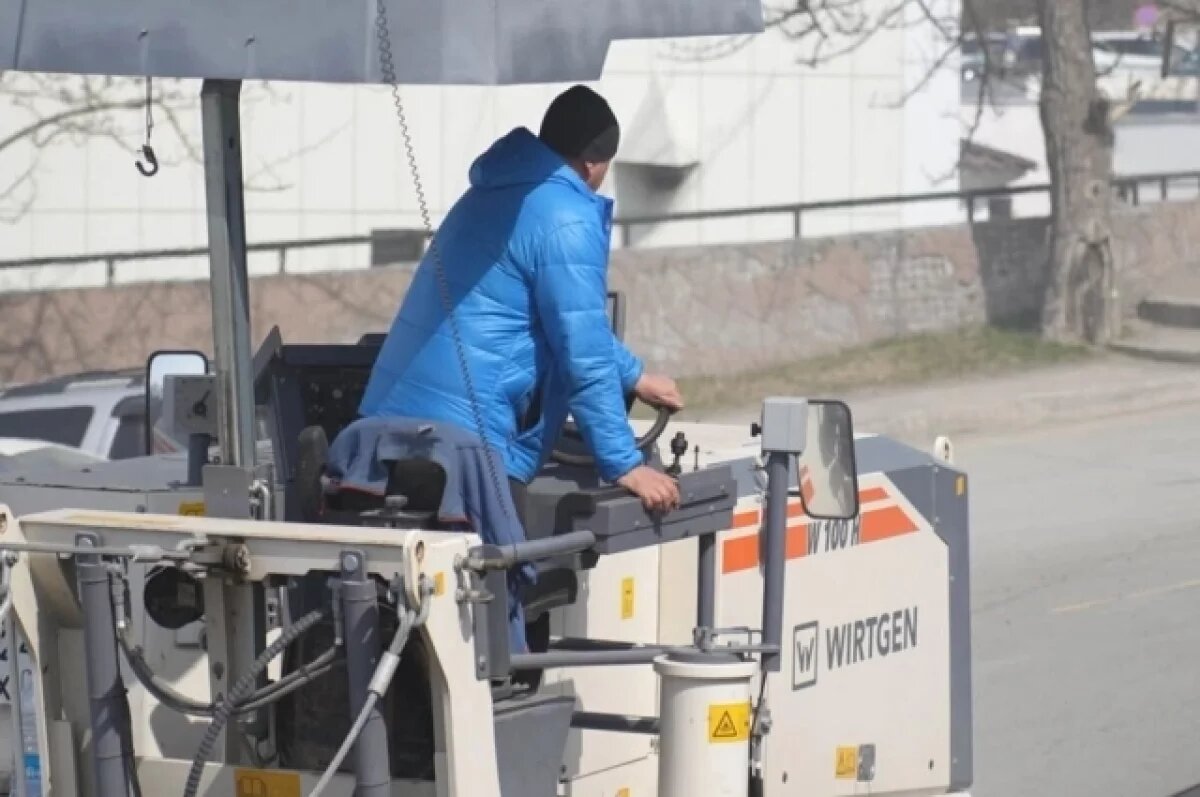    Фрезеровка дорожных карт идет по улице Советской в столице Камчатки