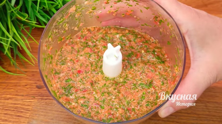 Под шашлык - вкуснее не придумаешь. Летом готовлю банками, а трачу на это всего 10 минут.