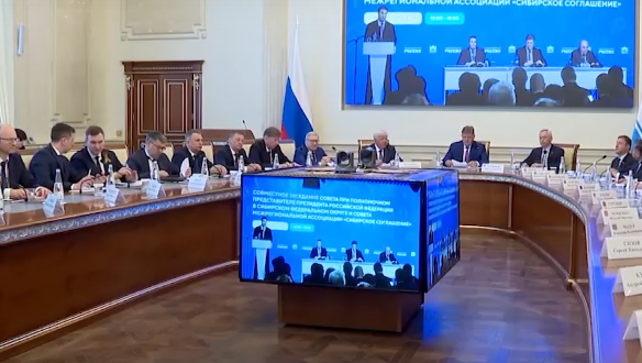     Михаил Котюков поучаствовал в заседании Совета при полпреде Президента РФ в СФО