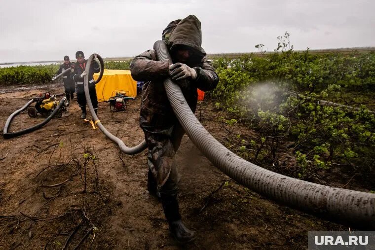 Вахтовики на тех же позициях, что и дома, на вахте могут получать в два раза больше. Фото: Владимир Андреев © URA.RU