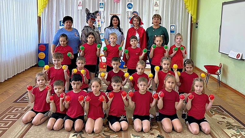    Дошколята изучают правила дорожного движения