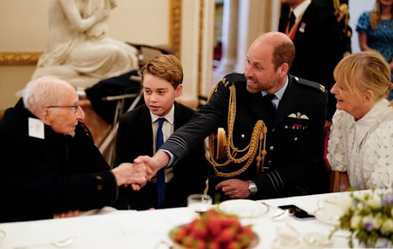 Принц Джордж претерпевает серьёзные изменения, которые готовят его к «общественной жизни»