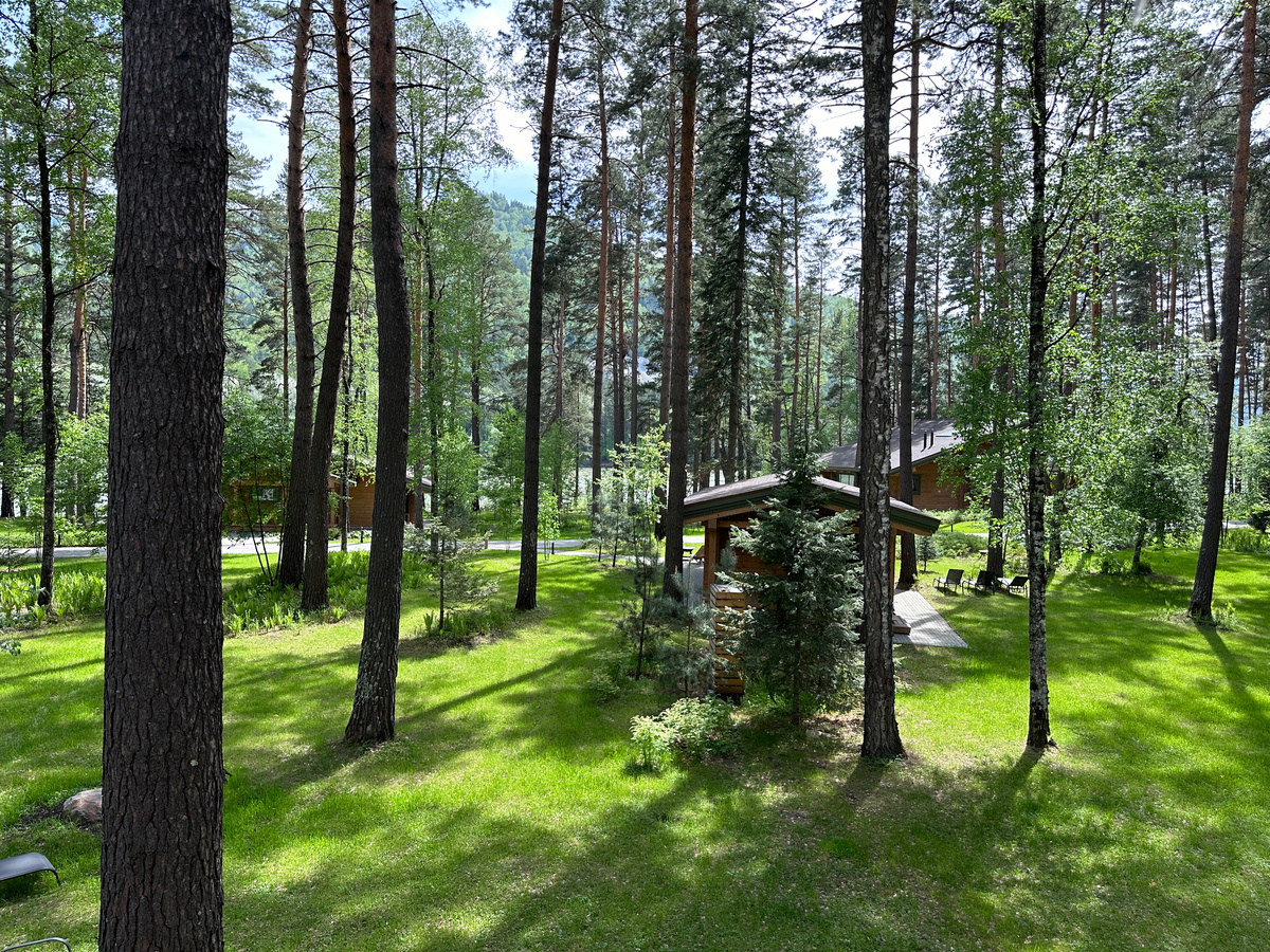 ЛИСТАЙТЕ -->