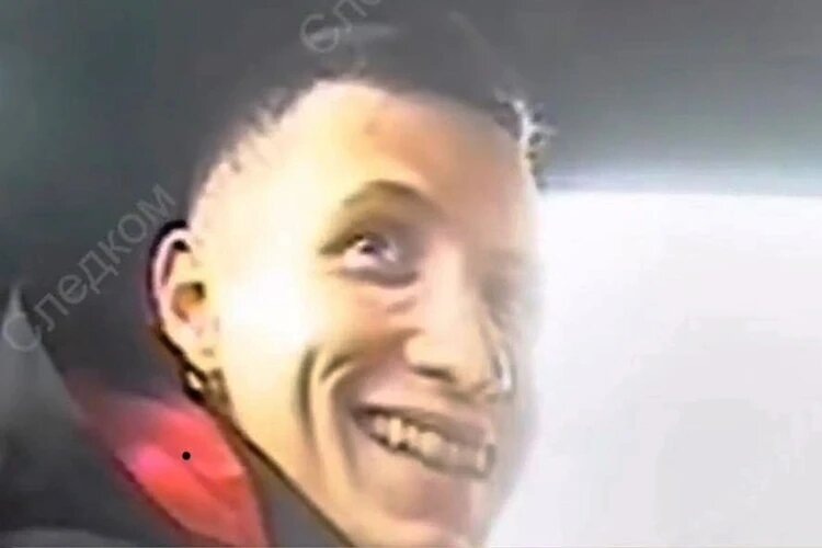 Артем во время разговора с полицейскими.