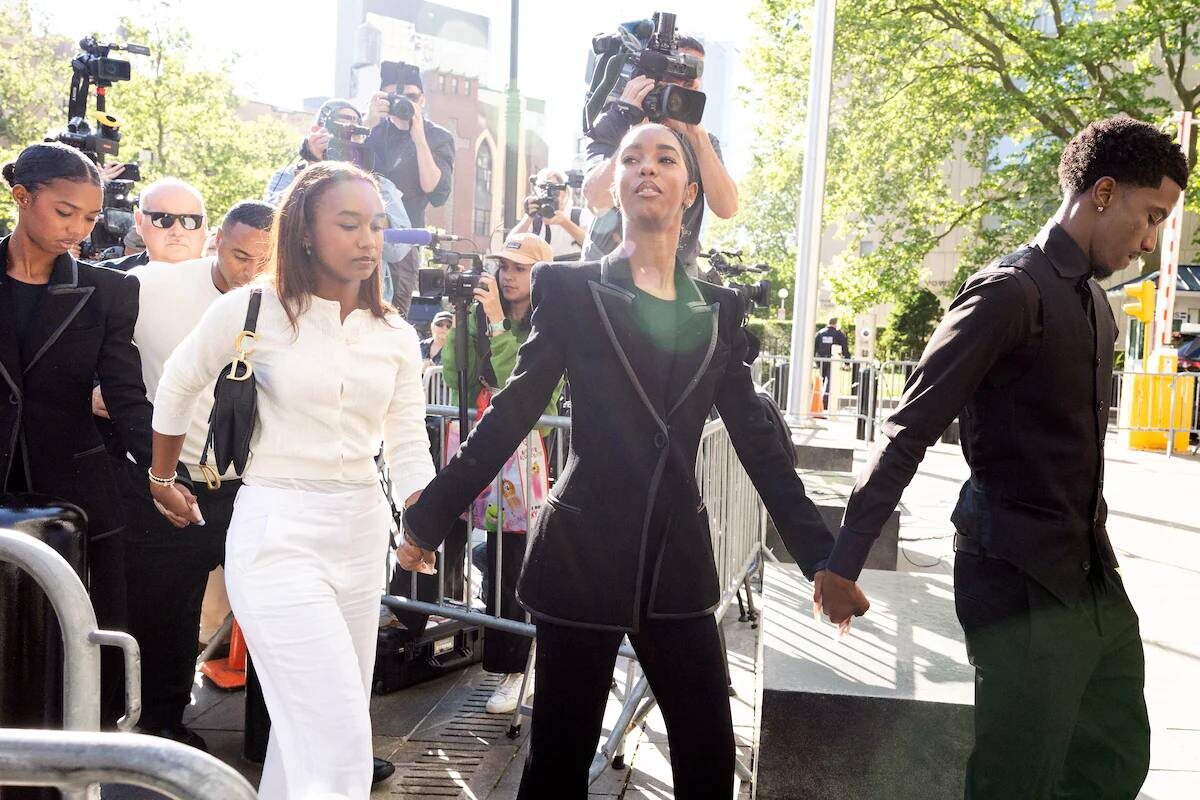 Дети Дидди у зала суда в Нью-Йорке