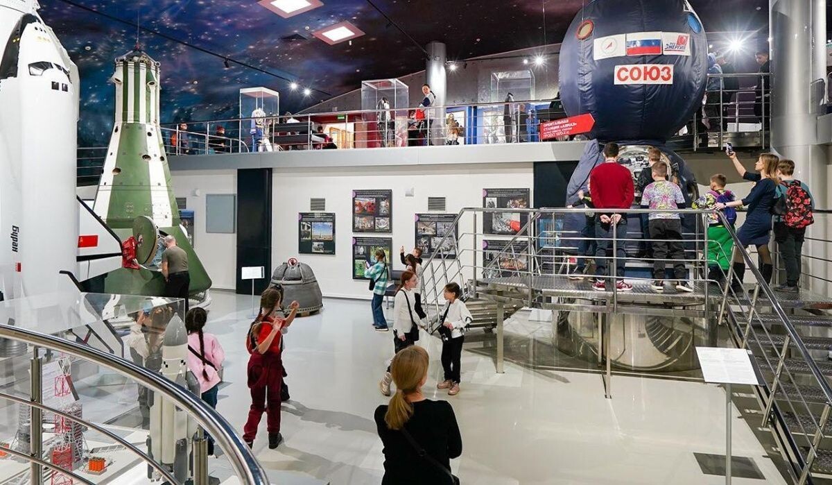     Люди в музее. Источник: mos.ru Автор фото: Пресс-служба Мэра и Правительства Москвы