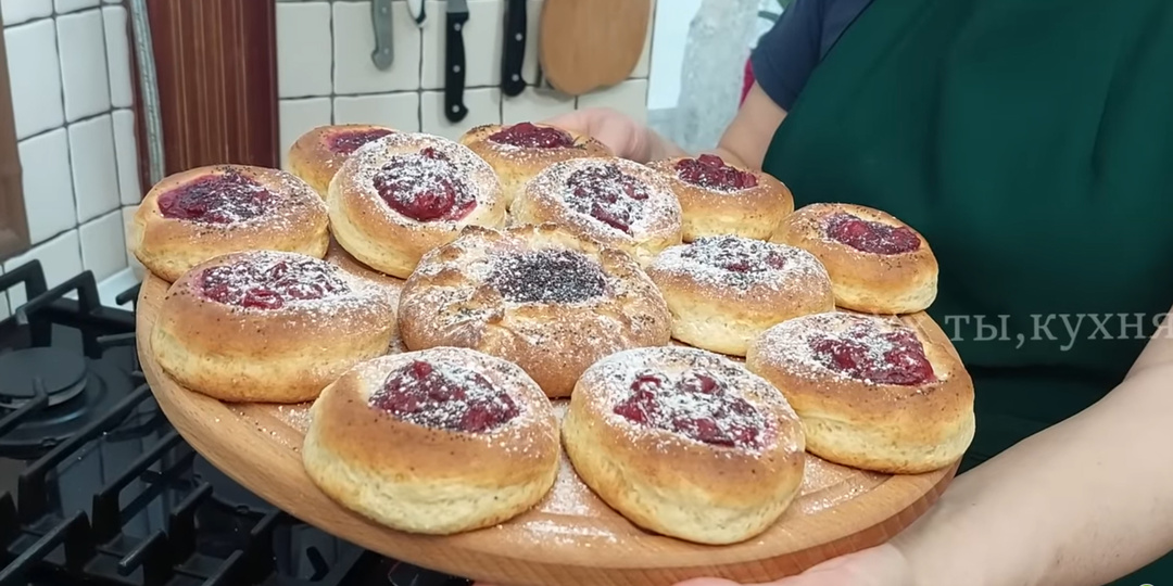 Быстро, просто и очень вкусно: Творожные ватрушки с вишней и Завтрак за 10 минут