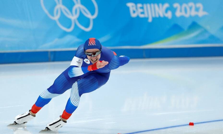    Конькобежец Руслан Захаров сумел взять медаль на Олимпиаде-2022. Фото: Reuters