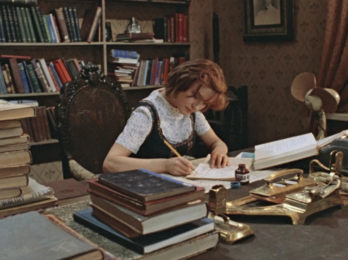 Кадр из художественного фильма Владимира Меньшова «Москва слезам не верит» (1979)