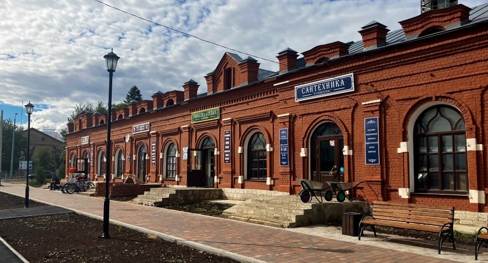 Торговым рядам в Лебедяни - 150!