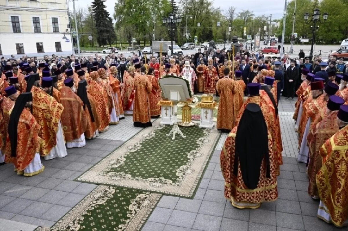    В Тверь привезли ковчег с частицей мощей святителя Тихона