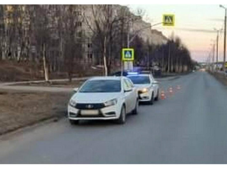     В результате велосипедист столкнулся с автомобилем Lada-Vesta. фото: пресс-служба МВД Мурманской области.