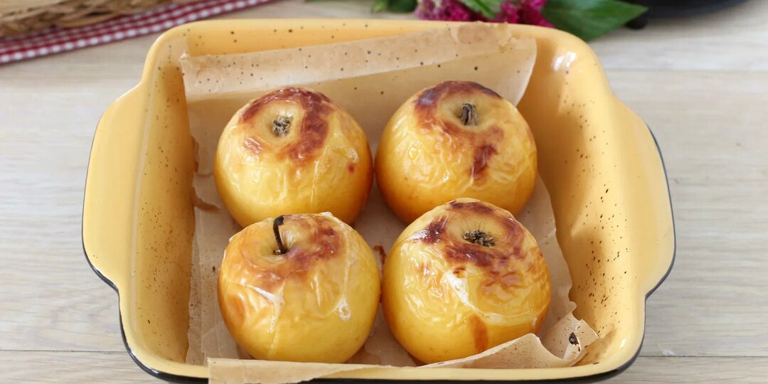 Печёные яблоки ем чаще — и чувствую себя лучше. Это вкусный десерт, который полезен для здоровья и даже красоты