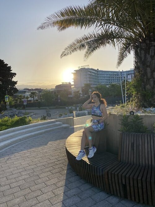 И даже если за дождевыми тучами не видно рассвета, он все равно есть. 