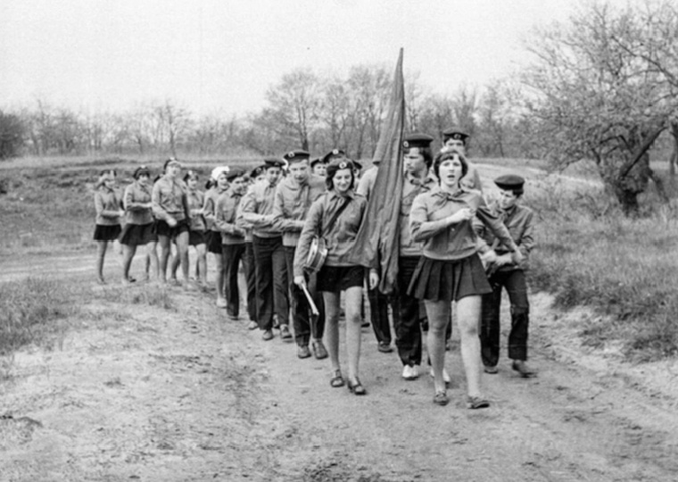 Мы не играли — мы воевали по-настоящему: как «Зарница» делала нас героями. Это была не просто игра. Ностальгия по пионерскому адреналину