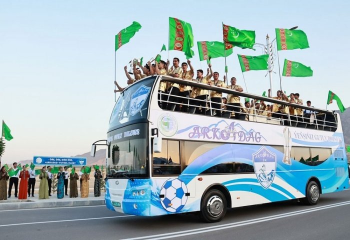 Чествование команды Arkadag, 12 мая, 2025 г., г. Аркадаг, Туркменистан (Фото: TDH)