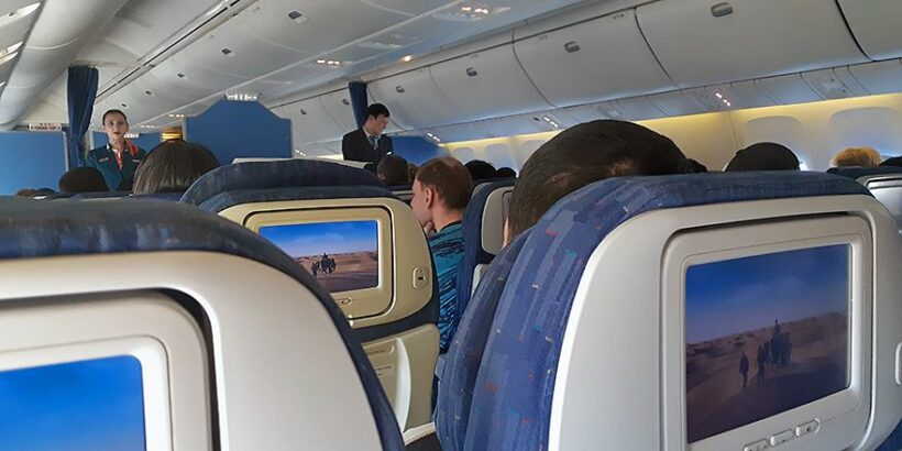 Пассажиры на местах ждут продолжение рейса