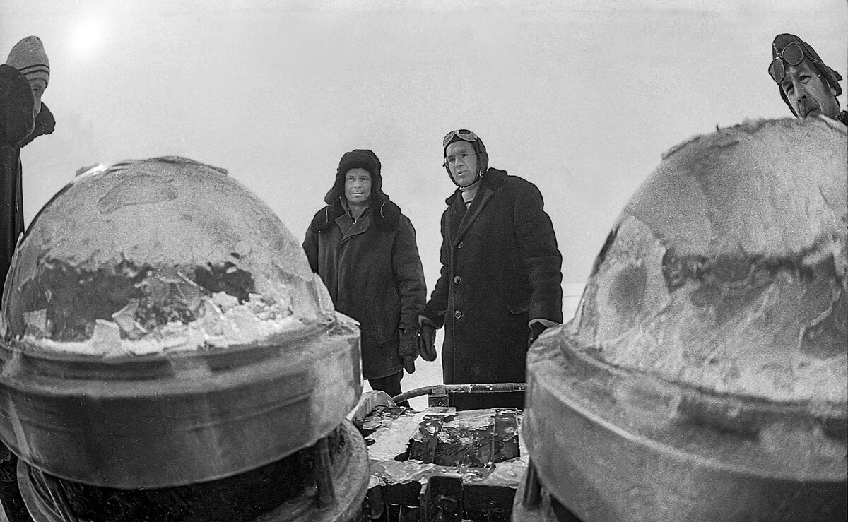 Экспедиция на Байкале, 1988-1989 годы. Фото из архива ИЯИ РАН