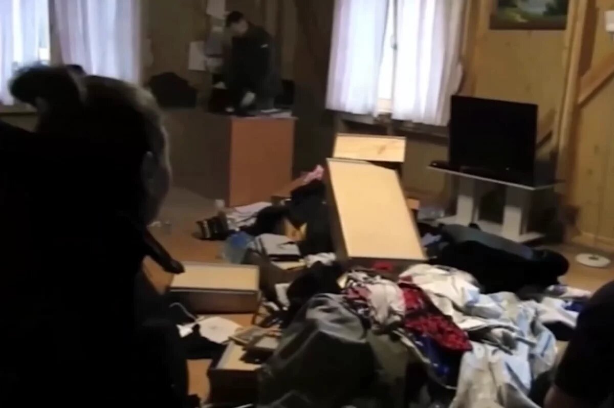    «Невесту» с подельниками по фиктивным бракам мигрантов поймали в Ленобласти