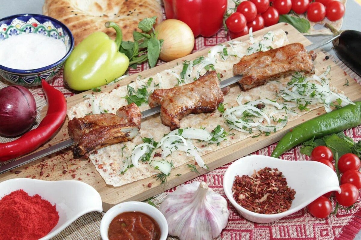 Свиные ребрышки на мангале от ресторана «Шашлычная 24» за 565 ₽