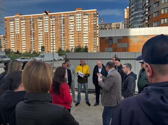    встреча чиновников и местных жителей / t.me/mcu_krd