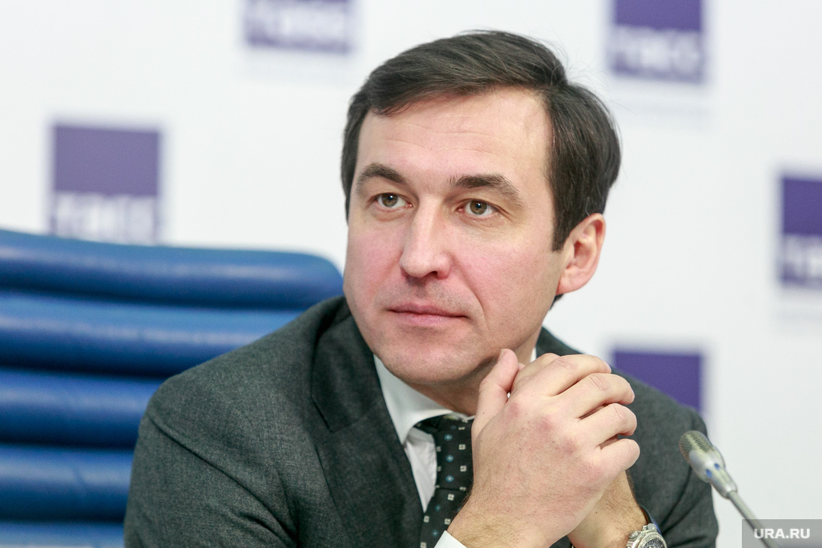 Обращение к главе ЦБ РФ Эльвире Набиуллиной направил депутат Дмитрий Гусев. Фото: Владимир Андреев © URA.RU