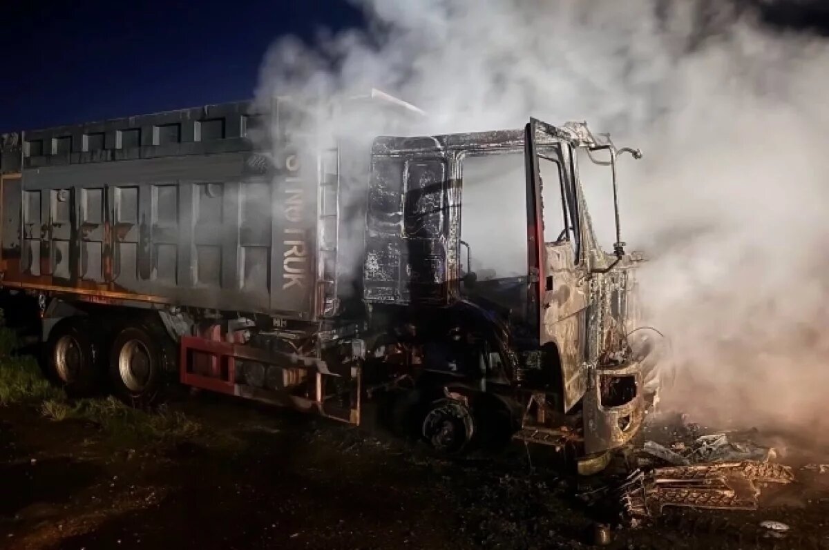    В Самарской области сгорел самосвал, водитель получил ожоги