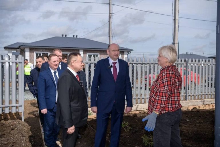    В Орске Евгений Солнцев и Ирек Файзуллин оценили возведение жилья после паводка Оренбуржье