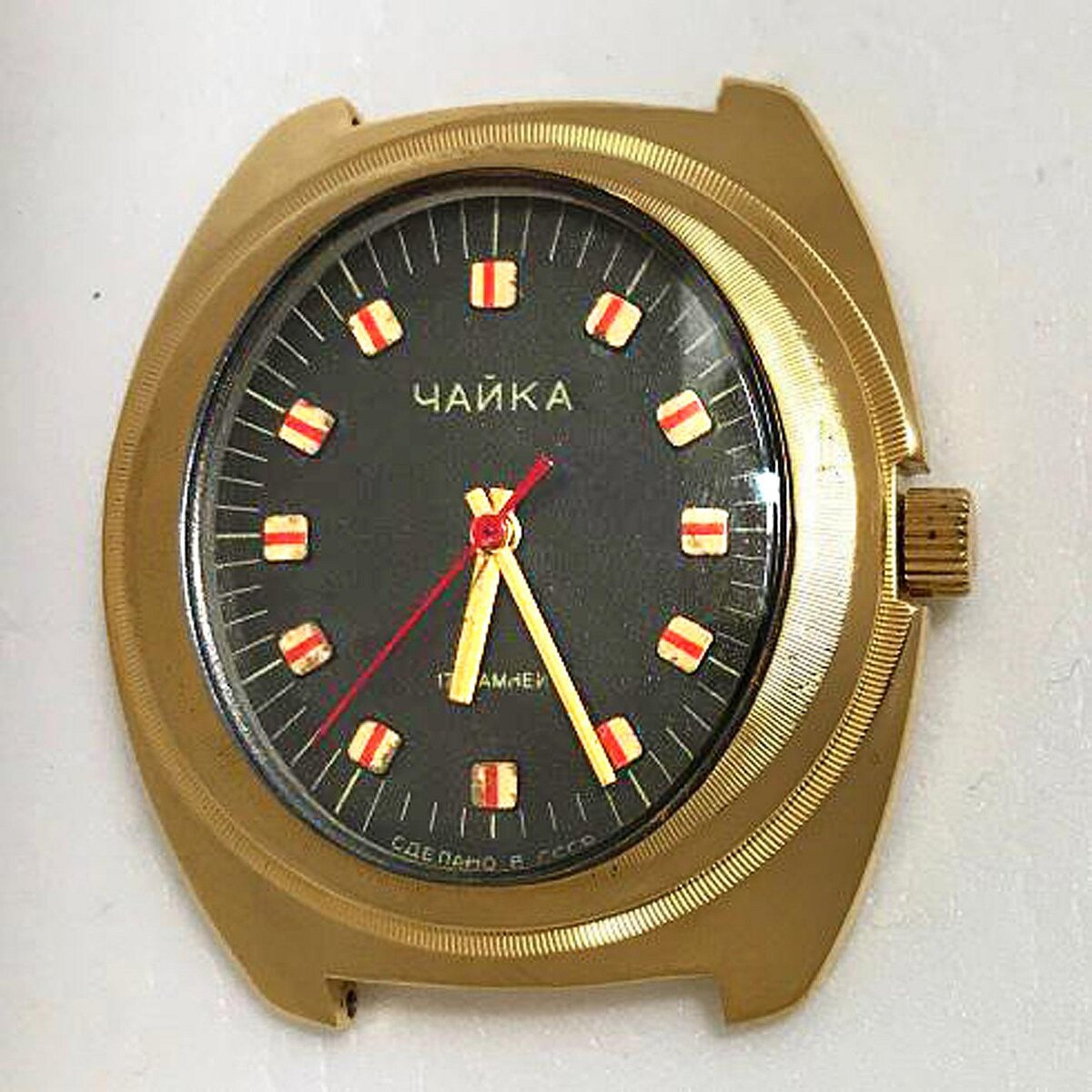 Мужские часы «Чайка» с овальным циферблатом