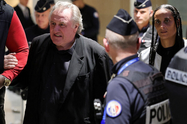 Жерар Депардье в суде / Gonzalo Fuentes/Reuters  