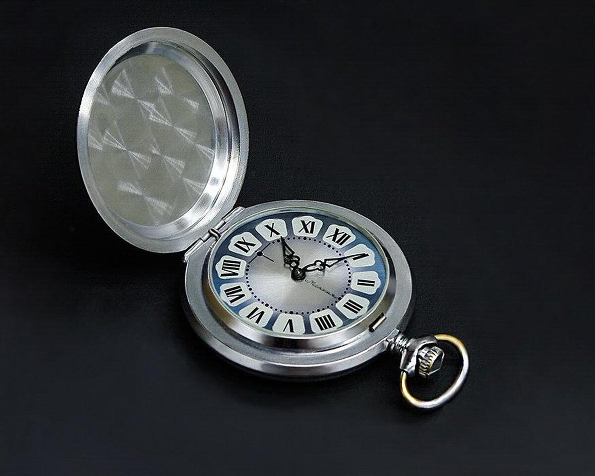 Современный вид часов «Молния»