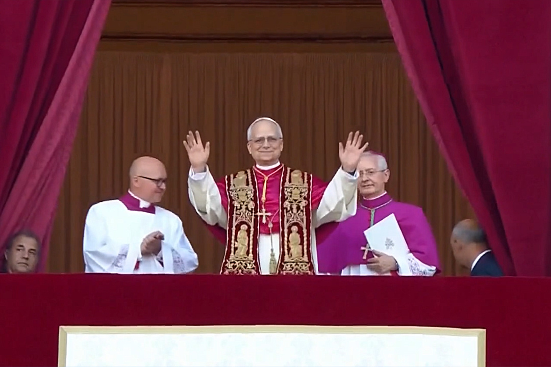 Новый Папа римский. Скриншо видео Первый канал