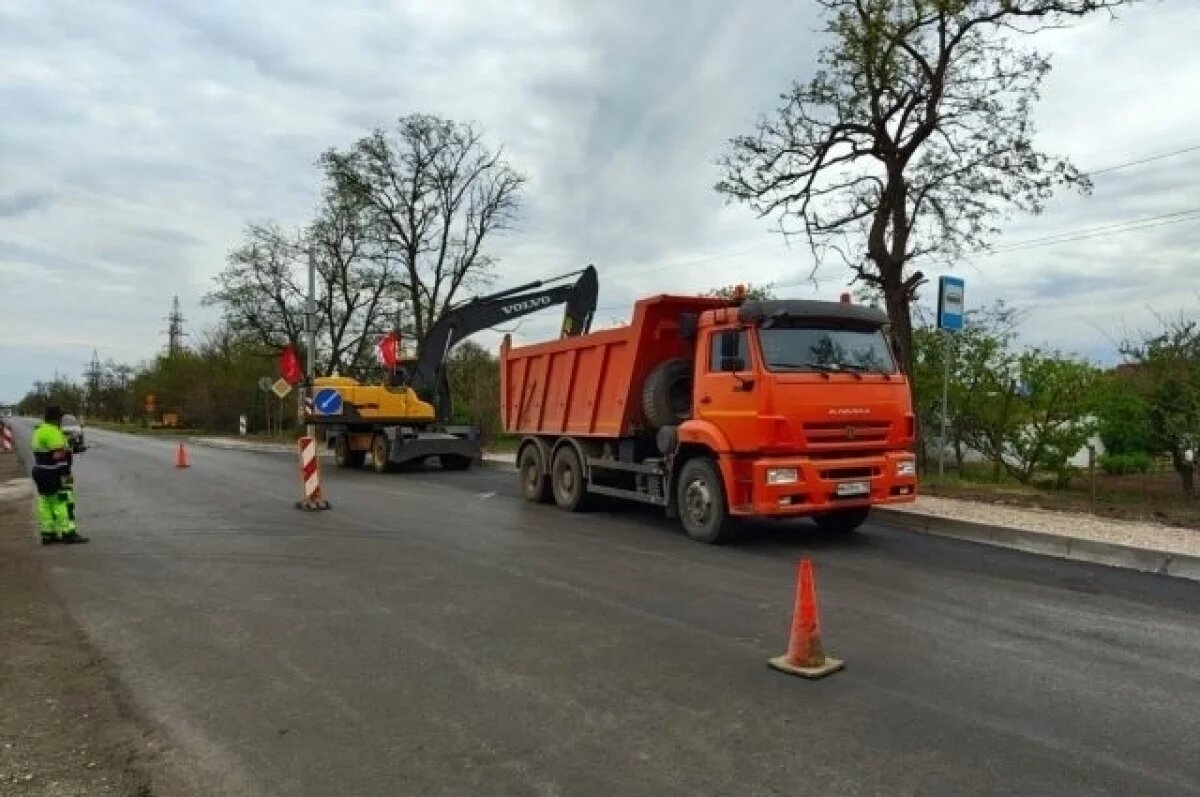    В Крыму продолжают ремонт участка дороги Войково-Красногвардейское