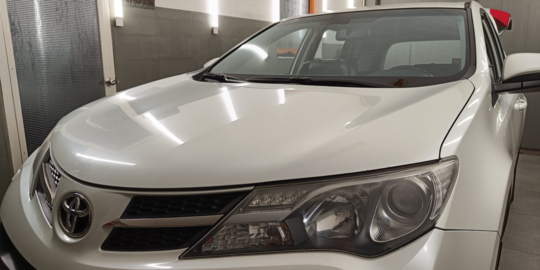 Toyota RAV4. Чуть больше внимания ещё одному кроссоверу C-класса.