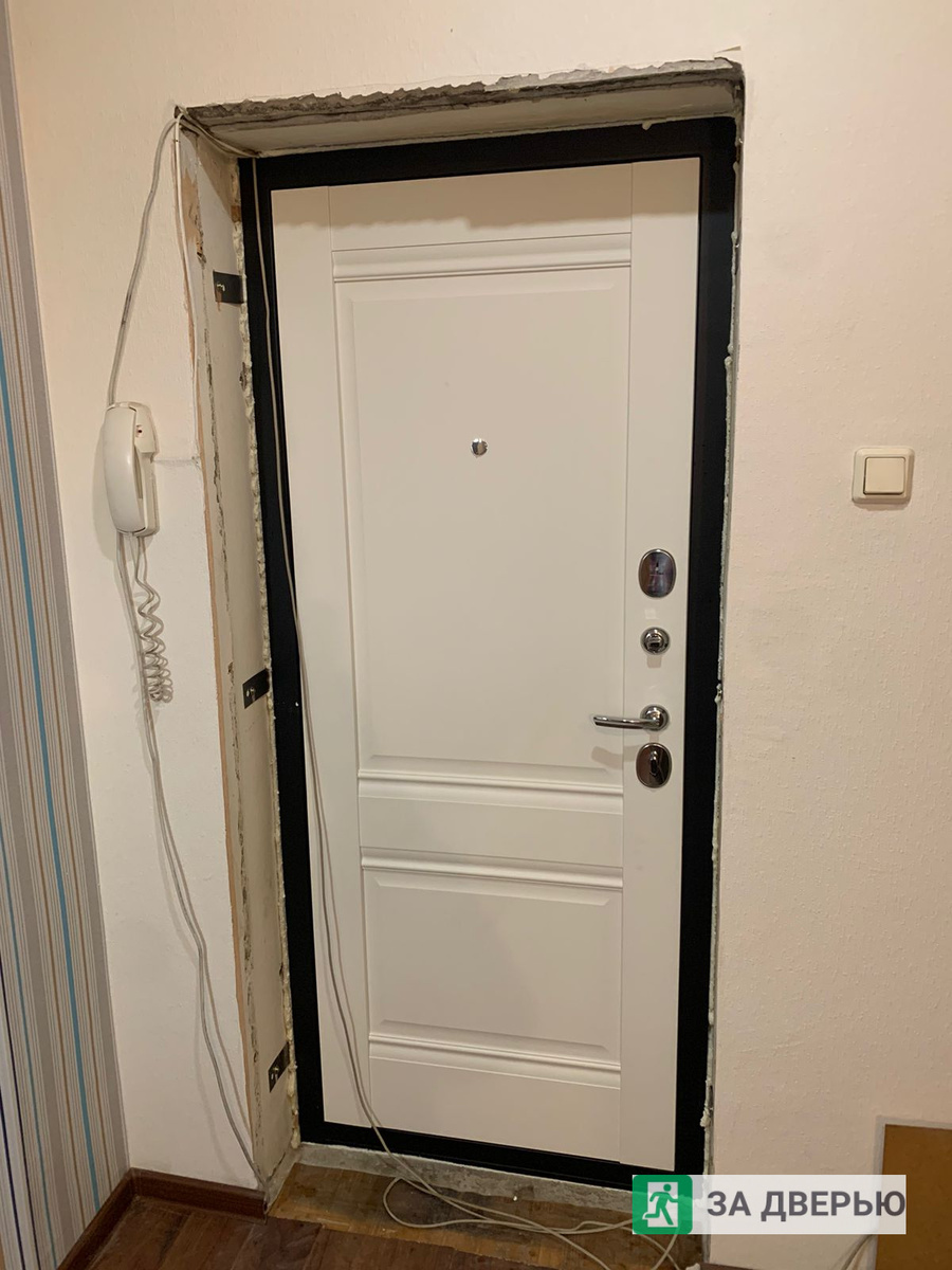 Входная дверь Портика