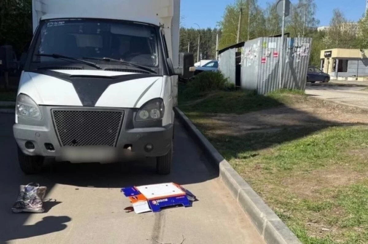    Двигавшийся задним ходом грузовик сбил ижевчанку