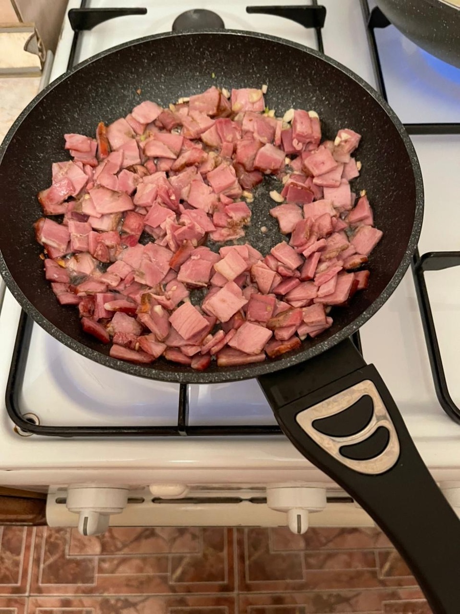 Грудинка с чесноком