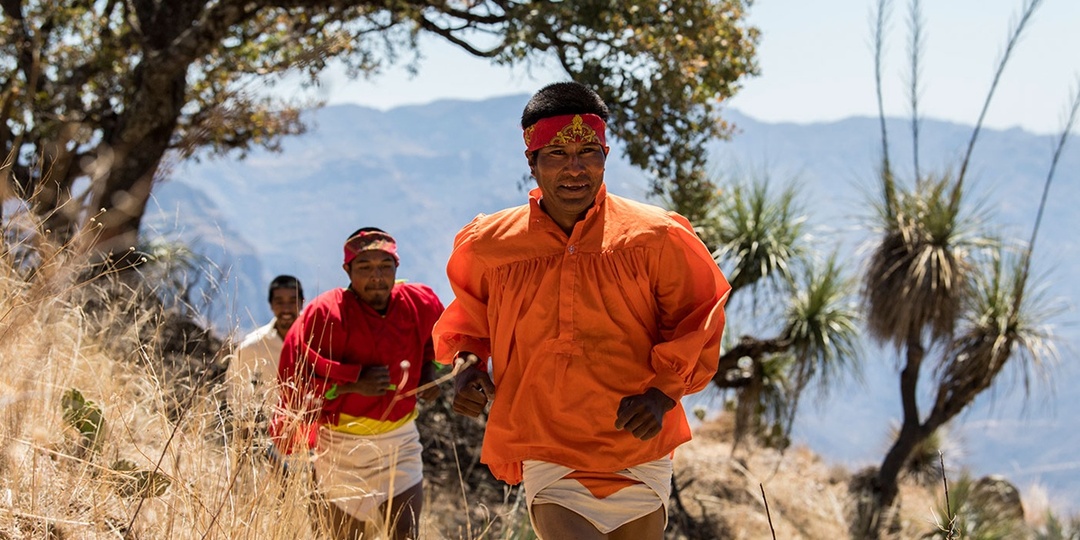 Секреты тараумара — людей, которые бегают быстрее ветра и живут в гармонии с горами