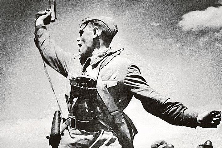 Факты, цифры и исторический контекст. Вторая мировая война (1939–1945) стала крупнейшим конфликтом в истории человечества. Термин «гитлеровщина» ассоциируется с идеологией нацистской Германии, основанной на расовом превосходстве, тоталитаризме и агрессивной экспансии. В этой статье мы разберём, какие страны сыграли ключевую роль в разгроме гитлеровской коалиции, а чей вклад остался в тени, опираясь исключительно на документированные факты.