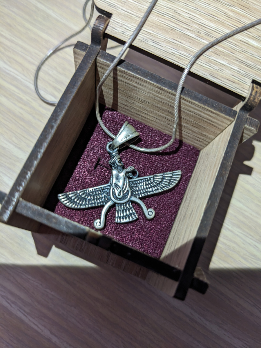 Фаравахар. Фото автора