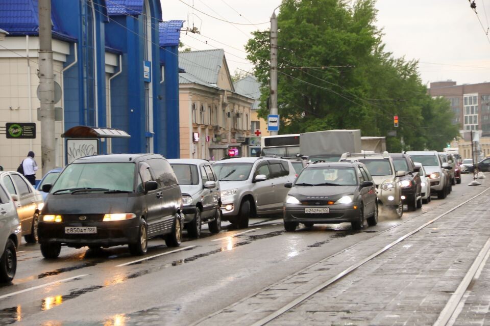    Ремонт трамвайных путей на пл. Октября в Барнауле. Источник: Виталий Барабаш