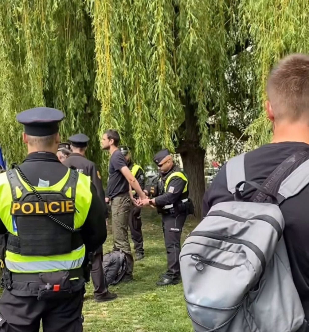    В Чехии вновь попытаются запретить в стране коммунистические собрания с флагами СССР и портретами Сталина