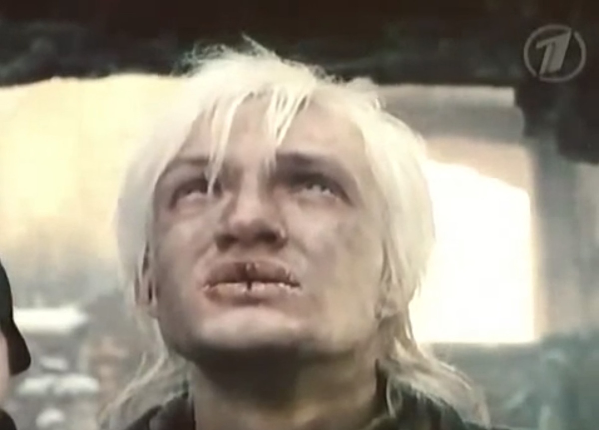 Кадр из фильма "Я ‒ русский солдат" (реж. Андрей Малюков, 1995). Удивительное дело - фильм до сих пор можно найти только вот в таком ужасающем качестве. Позор