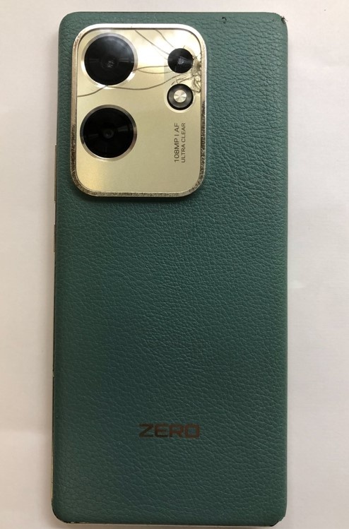 Infinix Zero 30 (X6731b) явно падал, судя по разбитому стеклу камеры