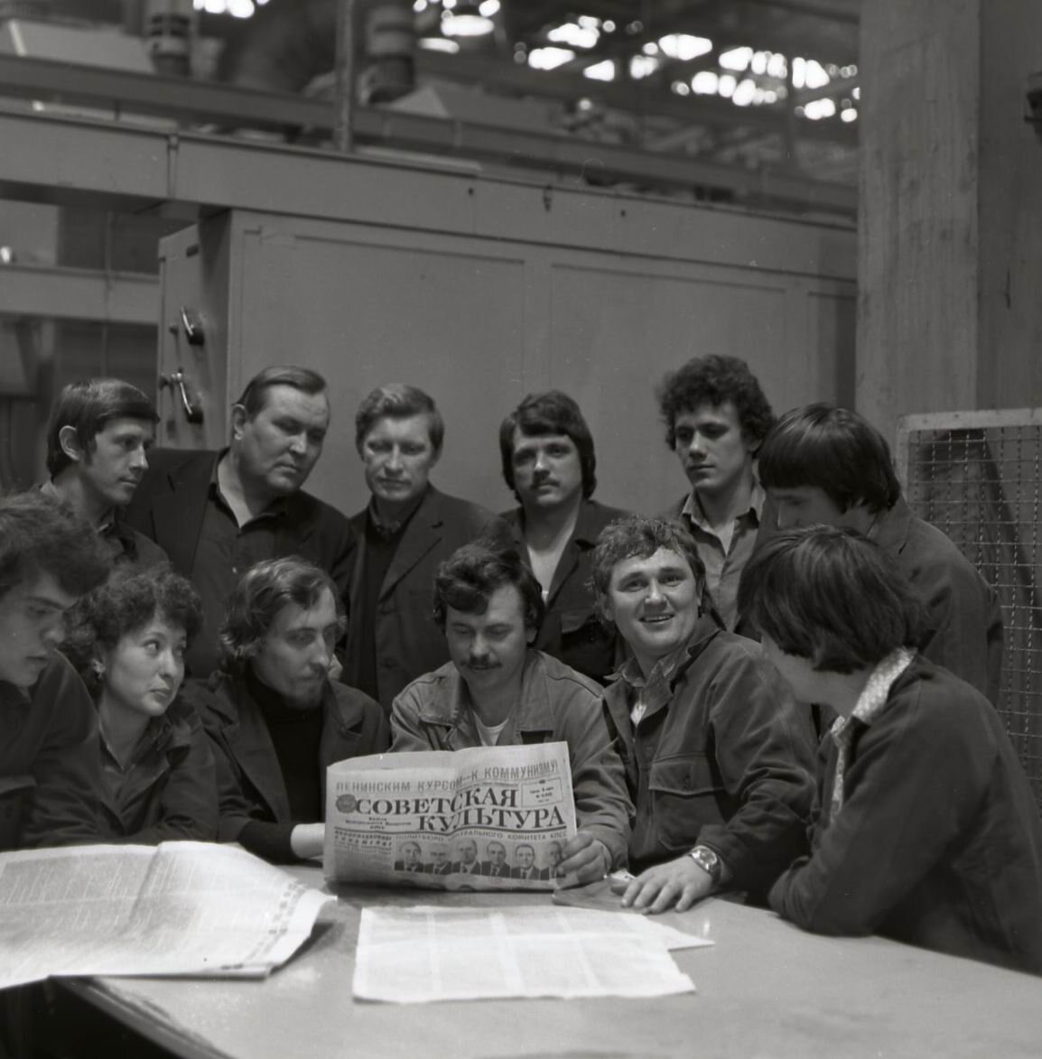 Стоит второй справа Истомин – начальник участка.