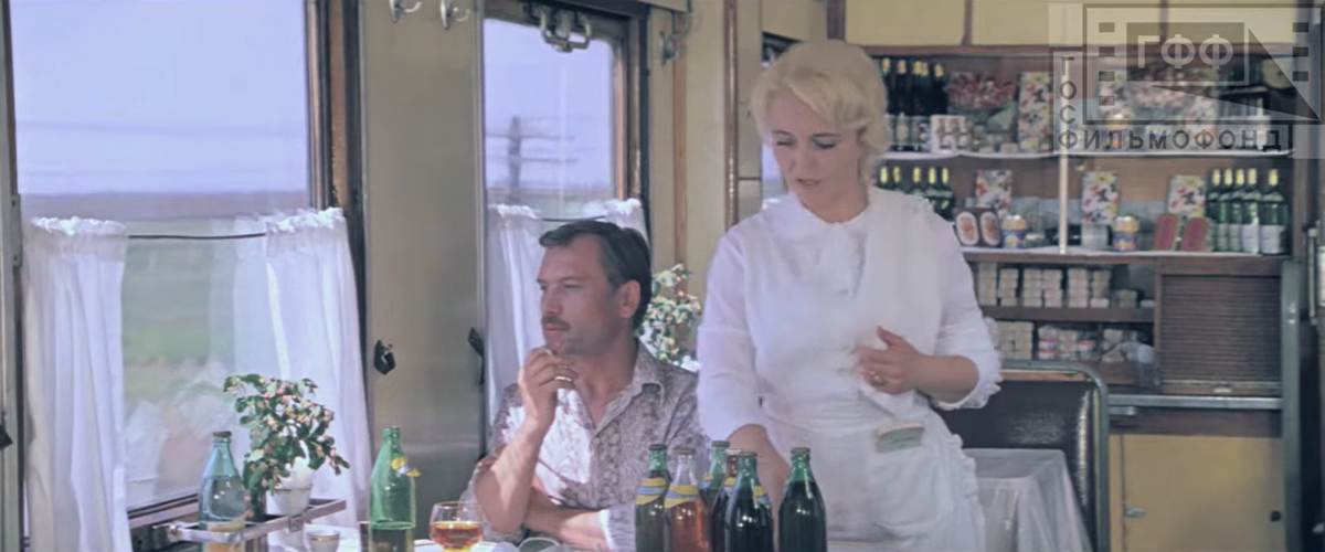 Кадр из кинофильма "Встретимся у фонтана".